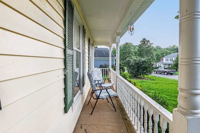 lifedoorrentals's room
