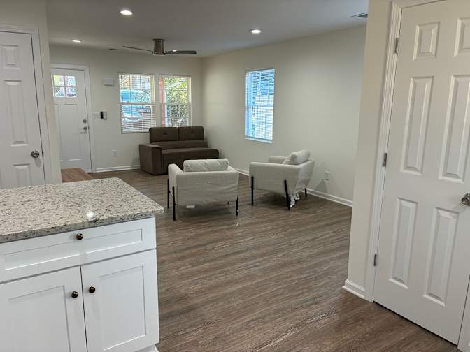 Alcove Rooms's room