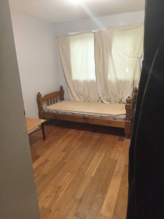 me's room