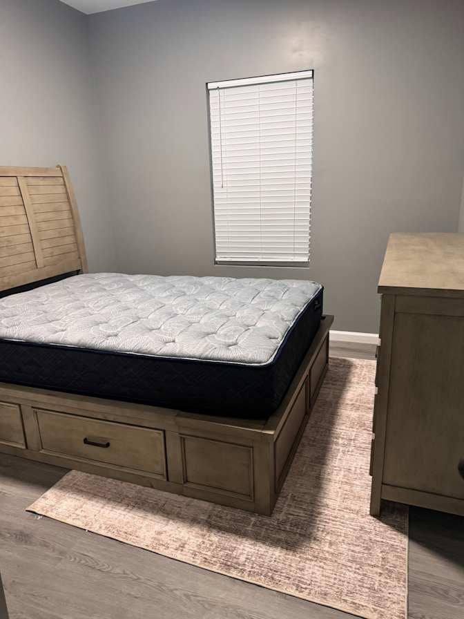 Emari's room