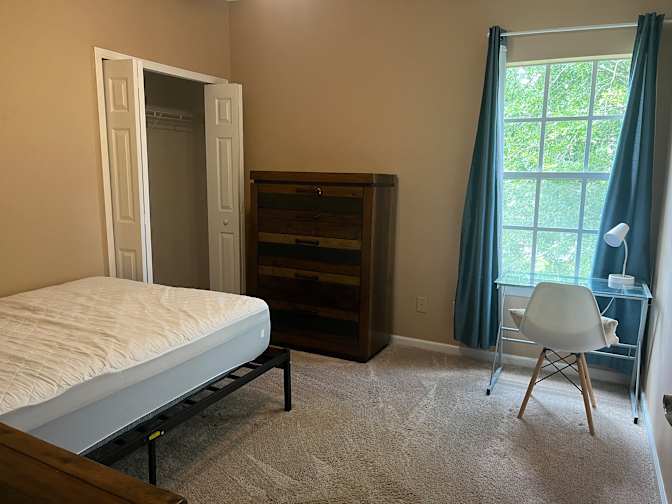 Dee's room