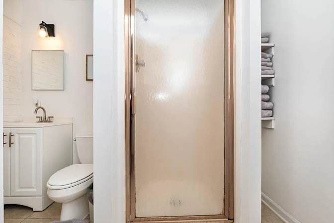 Alcove Rooms's room