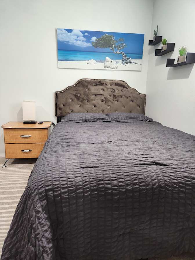 Eve's room