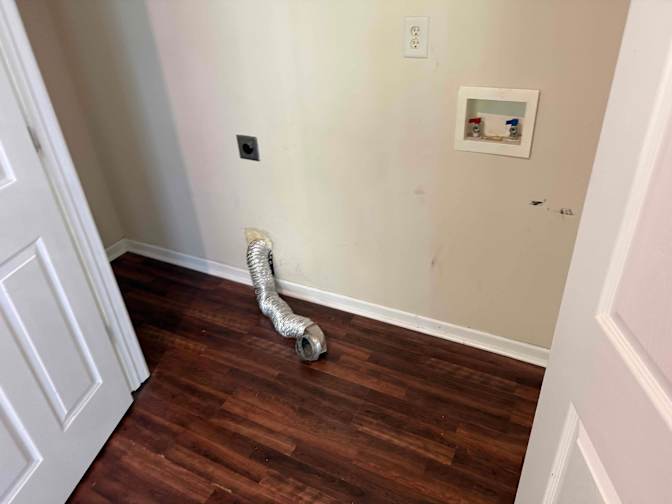 Alcove Rooms's room