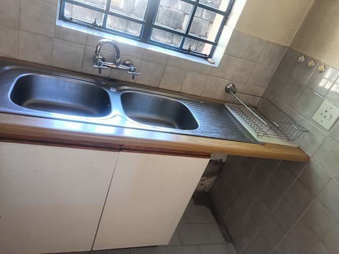 LINDOKUHLE MBATHA's room