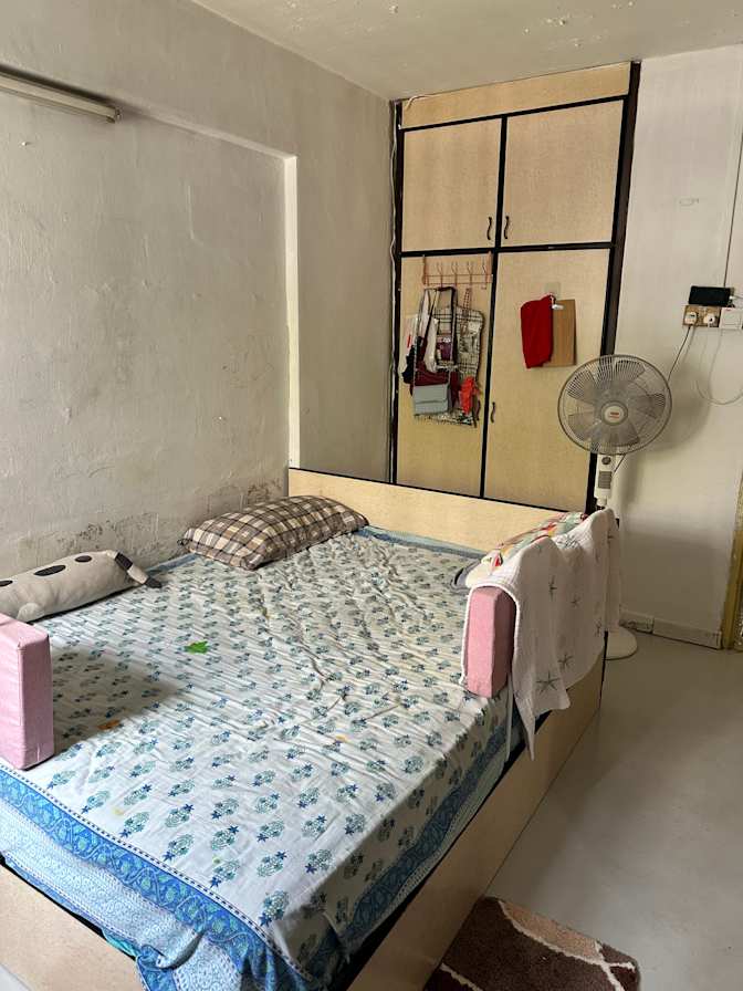 Husen's room
