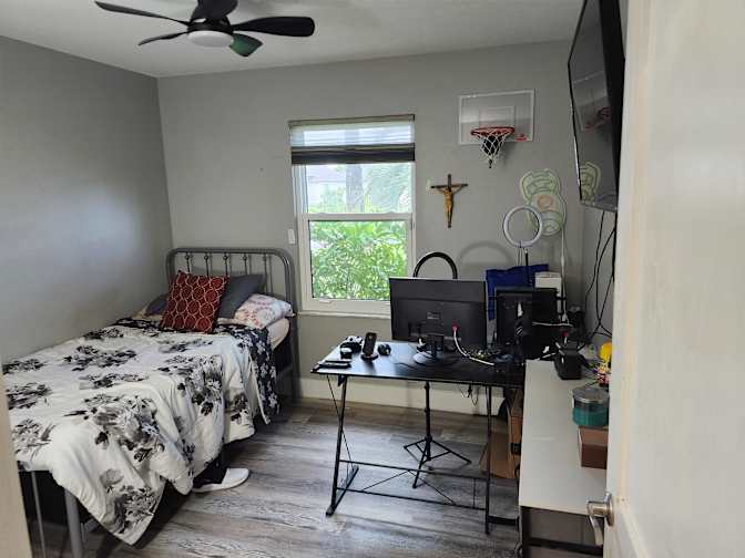 Armando's room