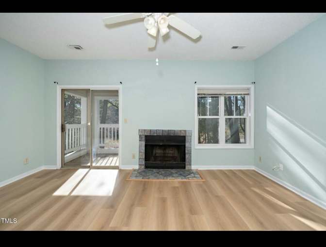 Alcove Rooms's room