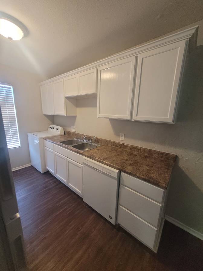Promise Land Apartments's room