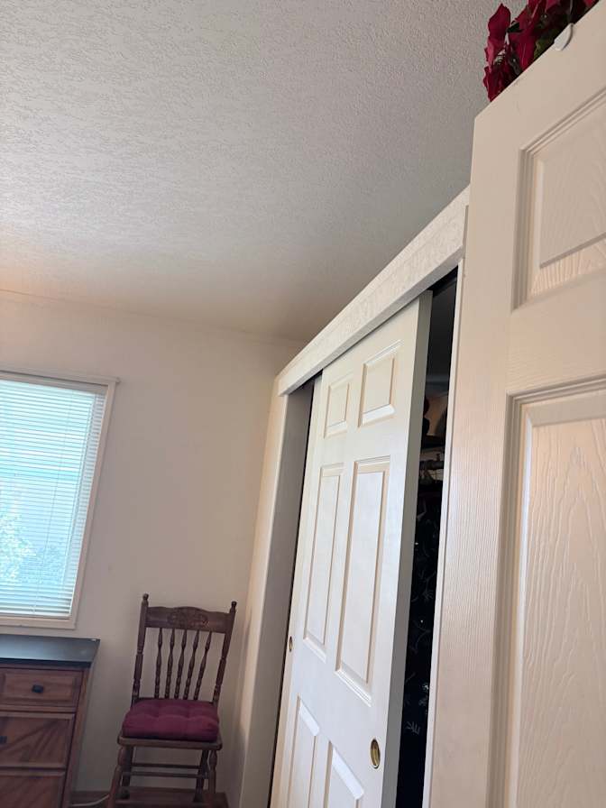 Zelyne's room