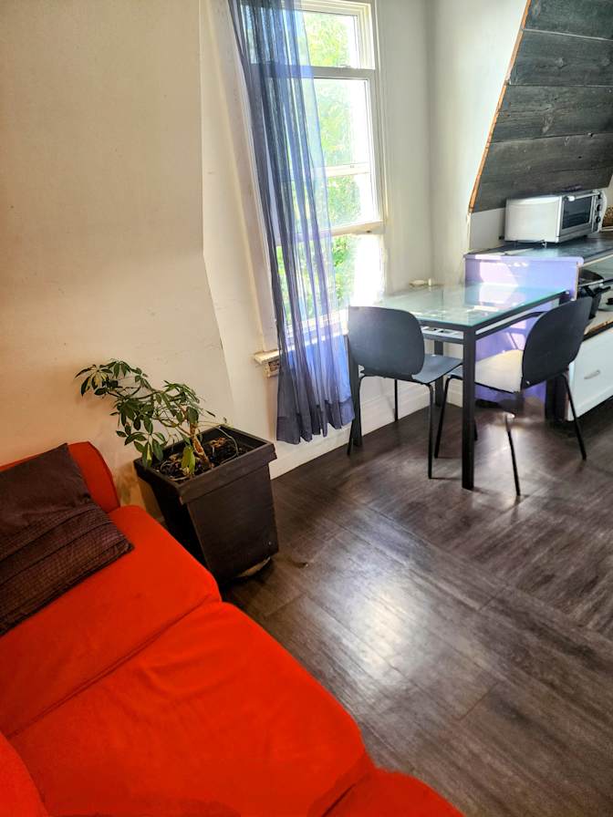 Laure's room