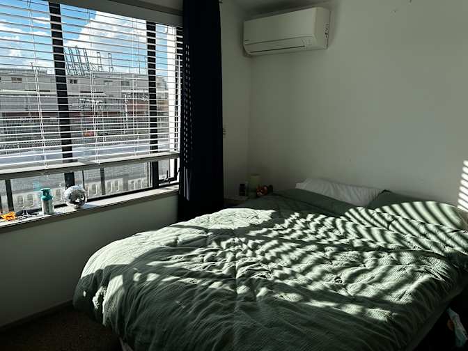 Jia's room