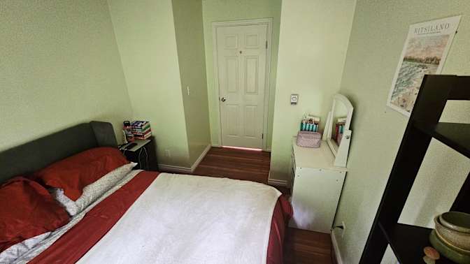 Kayley J Harding's room