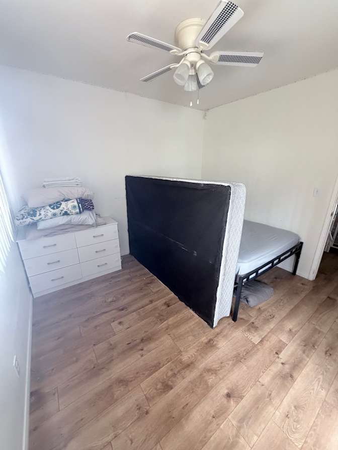 Joe Vanna's room
