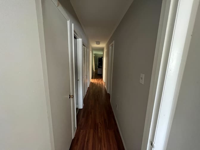 Alcove Rooms's room
