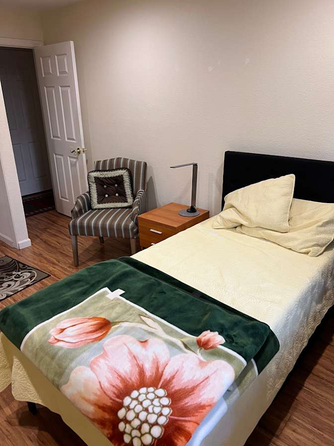 Keian moarefi's room