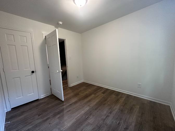 Alcove Rooms's room