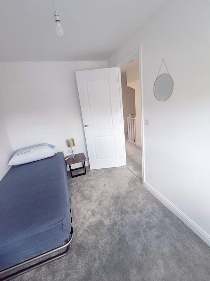 Asim sheikh's room