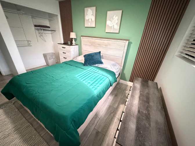 Jonas's room