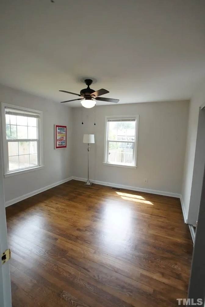 Alcove Rooms's room
