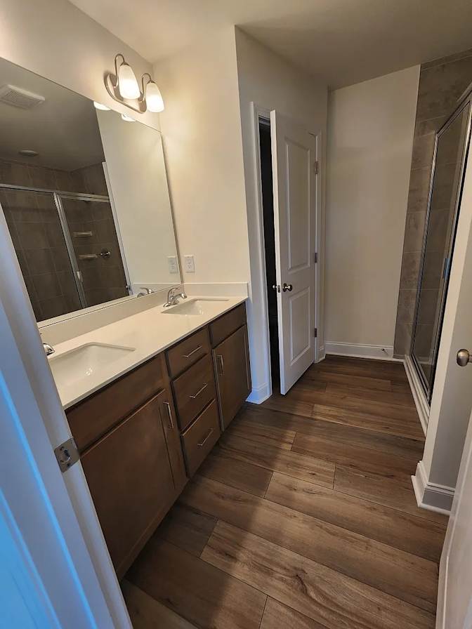 Alcove Rooms's room
