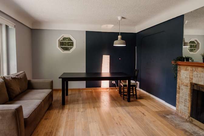 Masoud's room