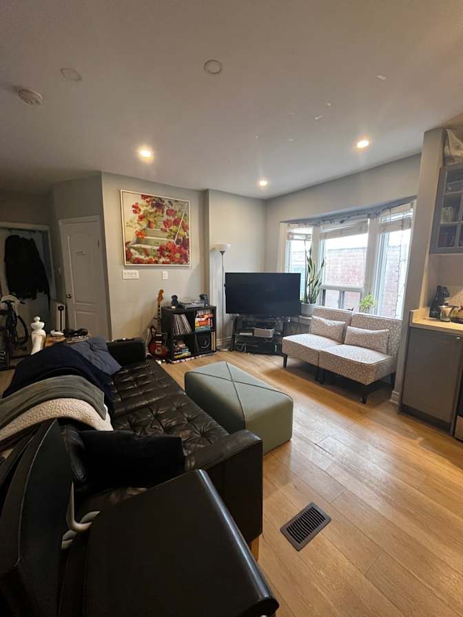 Daniel Neamtu's room