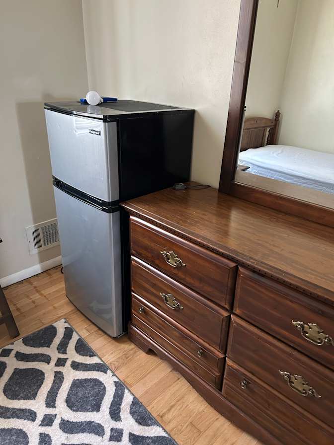Donald keiser's room