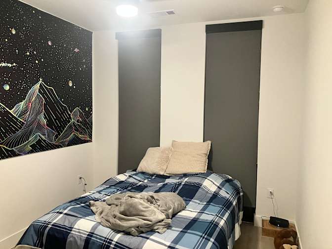 Thomas's room