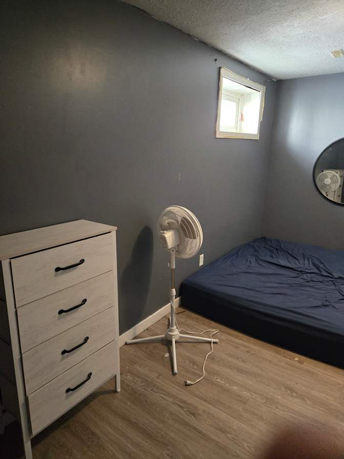 Ron's room