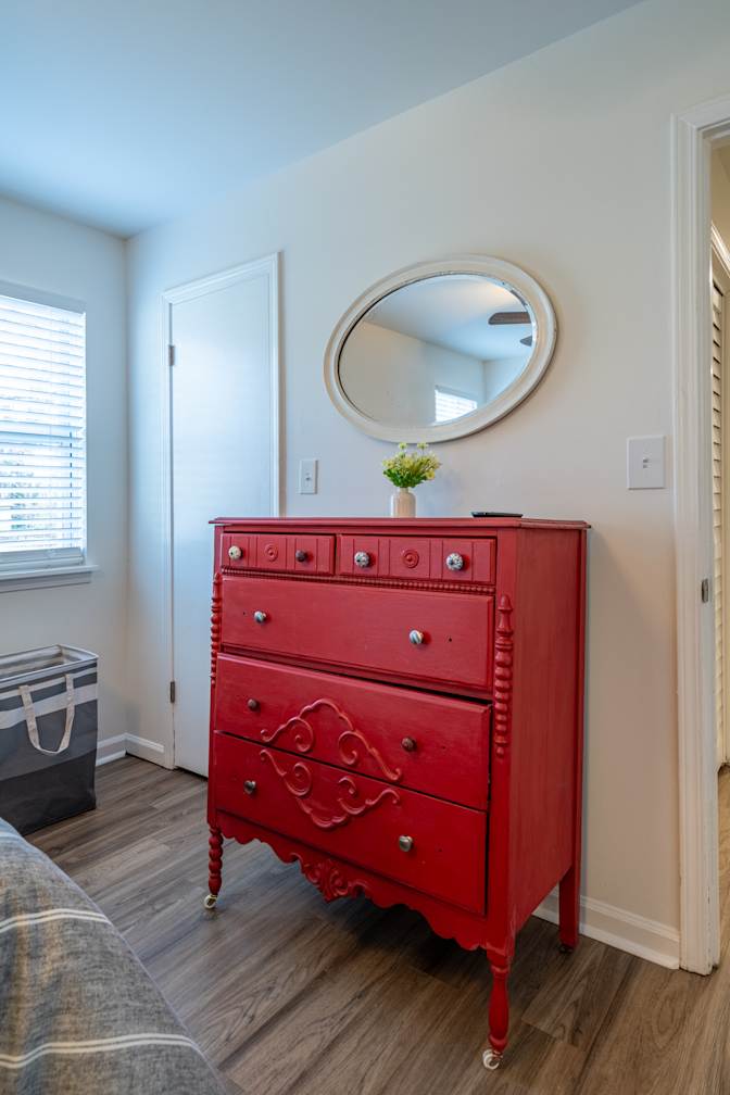 Alcove Rooms's room