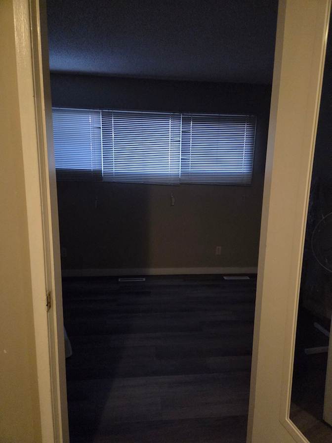 kenneths's room