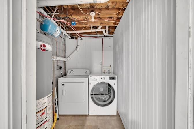 lifedoorrentals's room