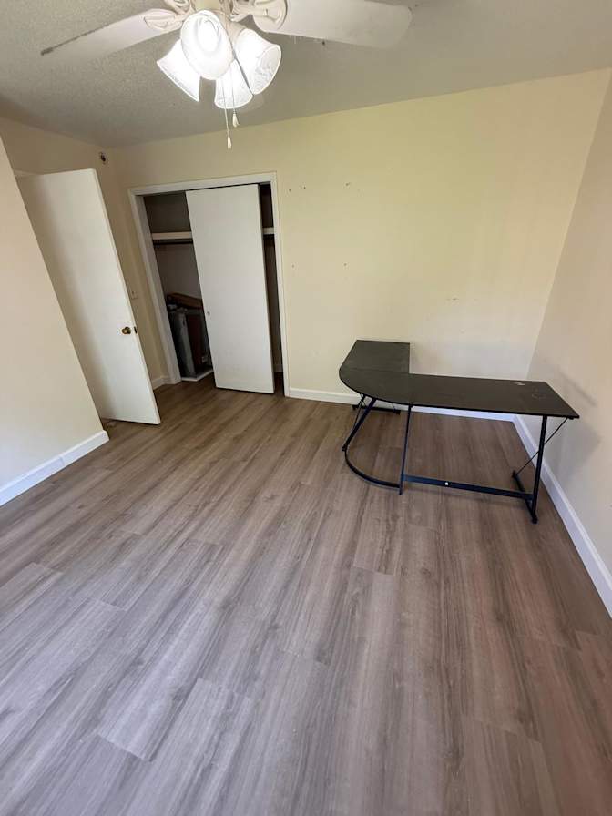 Luis's room