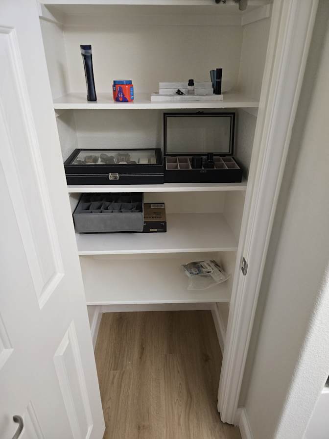 Carlos's room