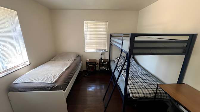 Julia Va's room