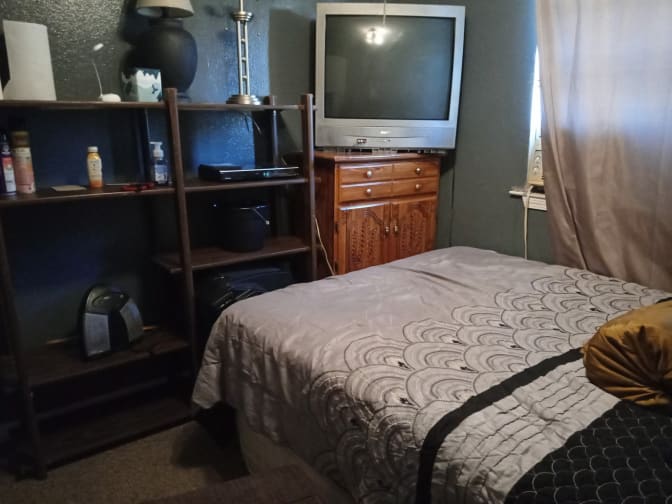 Lisa's room