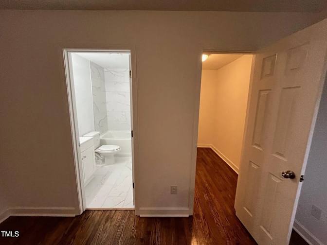Alcove Rooms's room