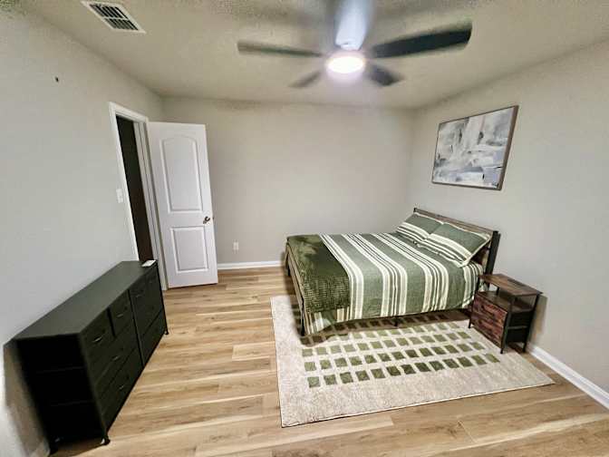 Andres's room