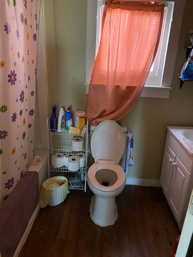 Dee's room
