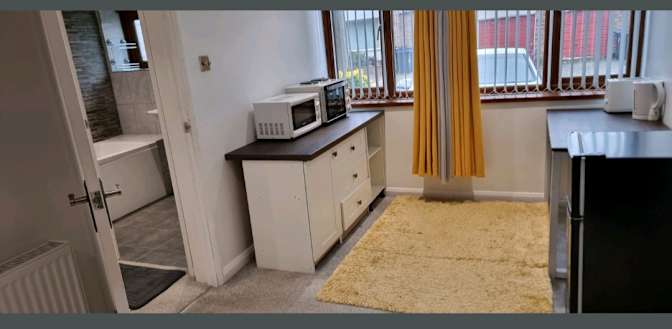 ALI CHOWDHURY's room