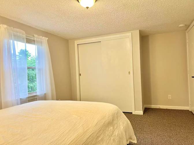 JANINE WANG's room