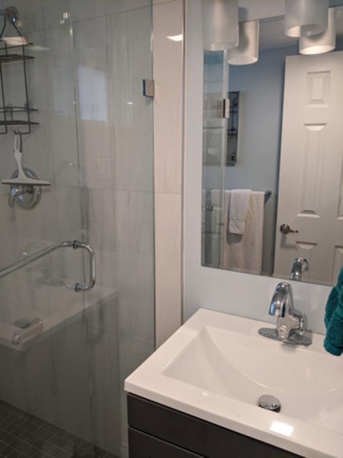 Slava Desanti's room