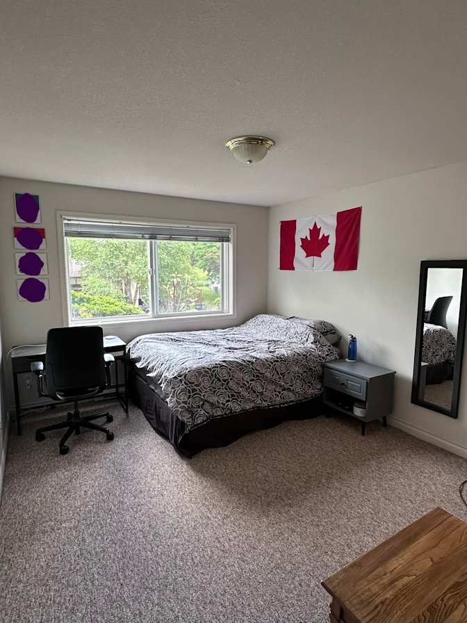Kenny's room