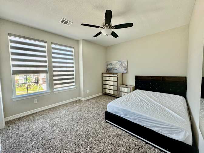 Hannah Nguyen's room