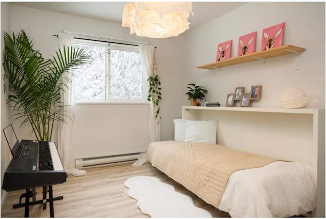 Mina's room