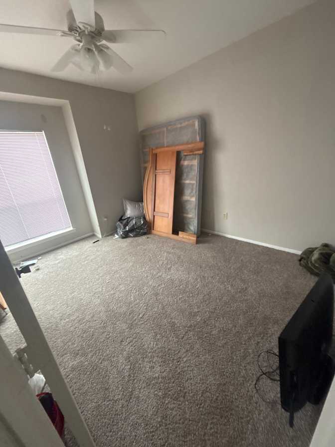 Tee's room