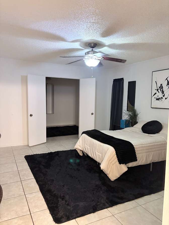 Carla's room