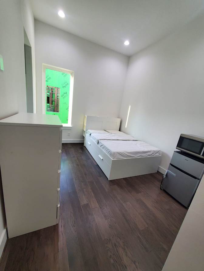 FRANKLIN's room