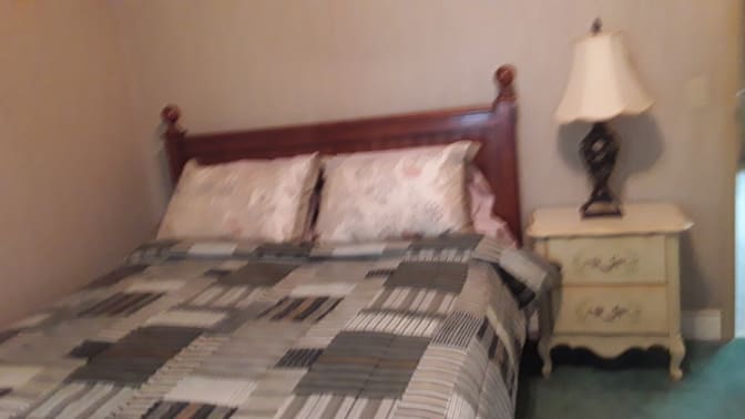 EVELYN's room